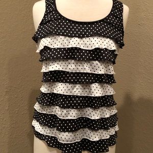 Black house white market tank top
